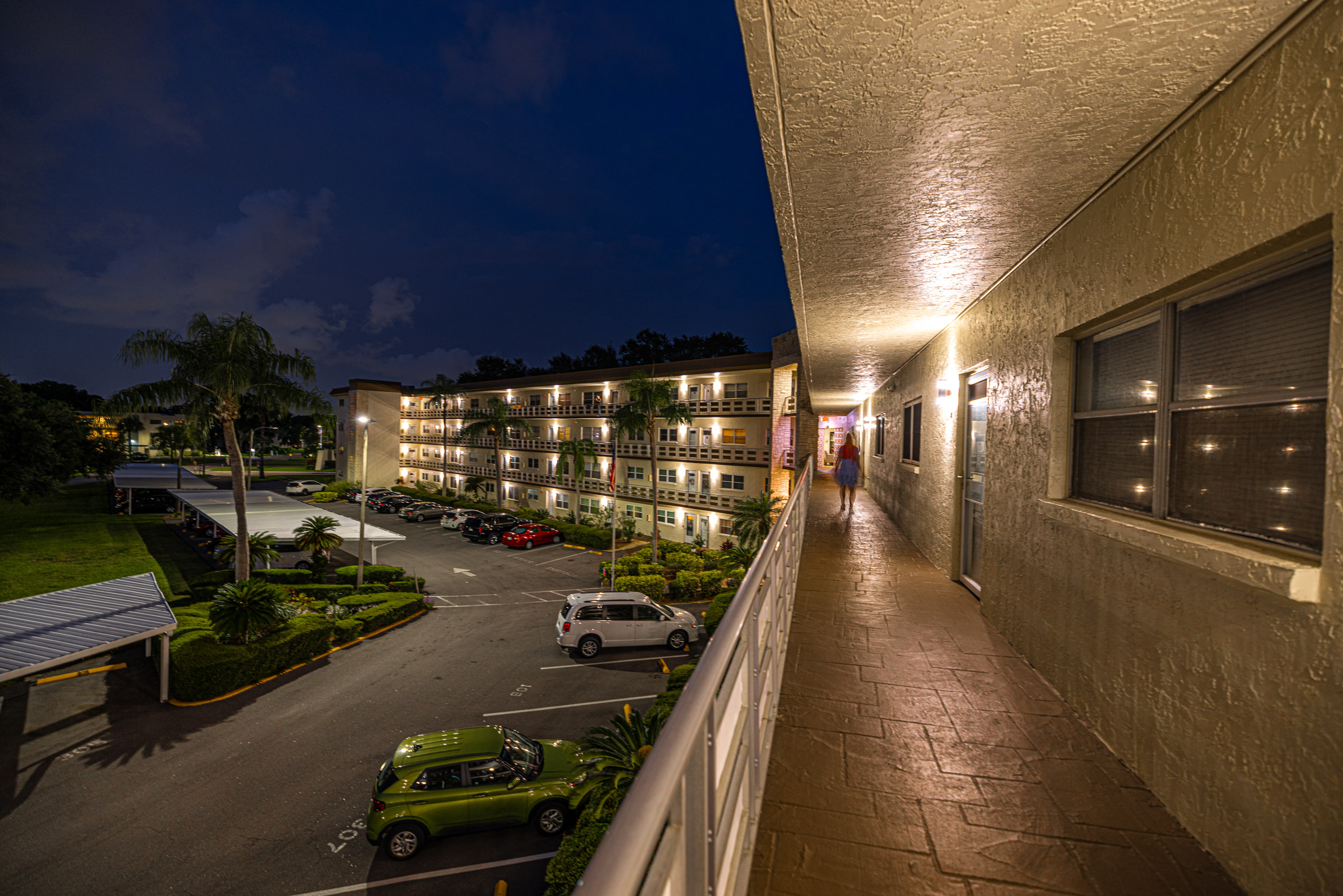 20230717210129 R5D 6908